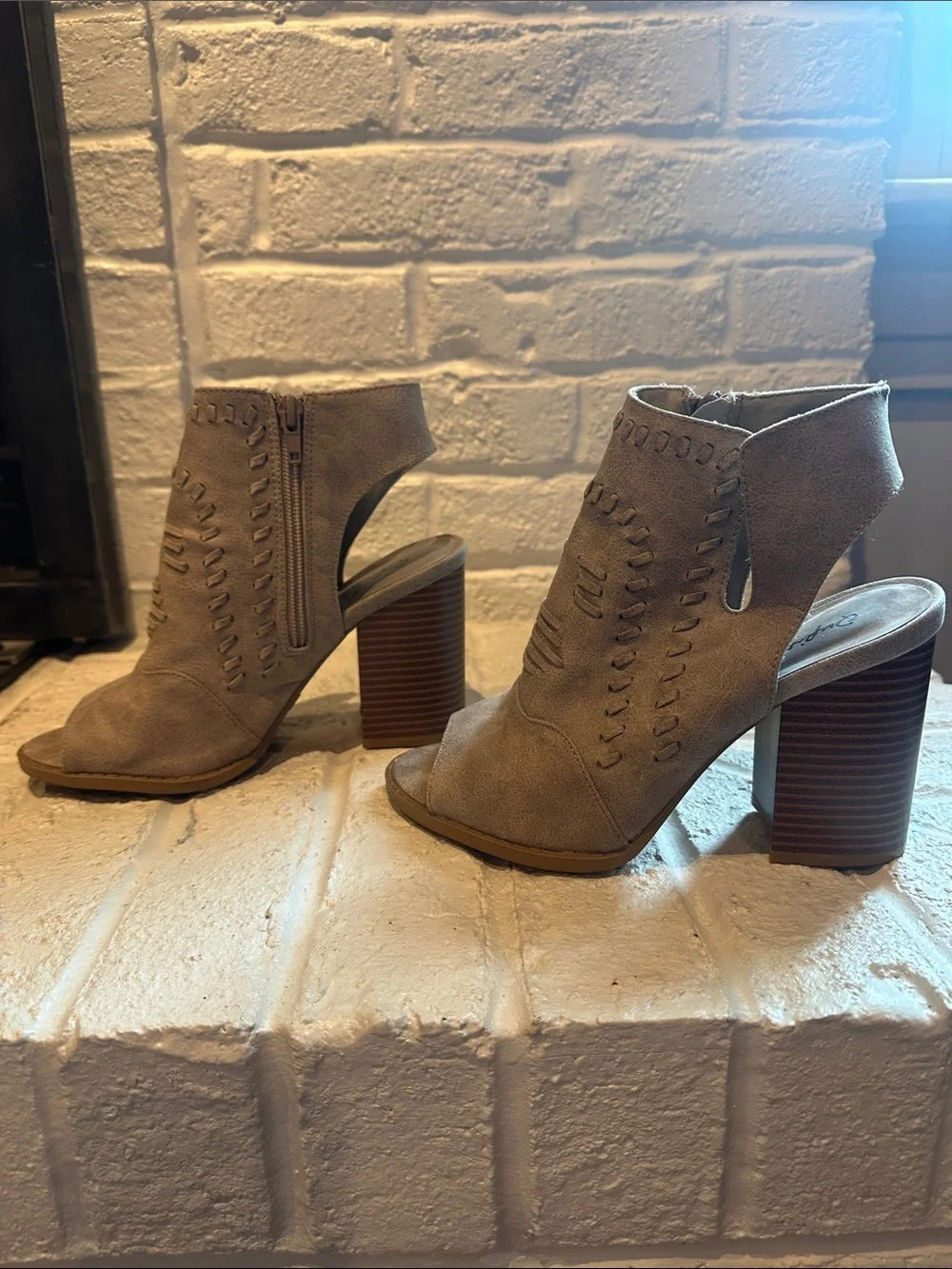 Qupid chic taupe